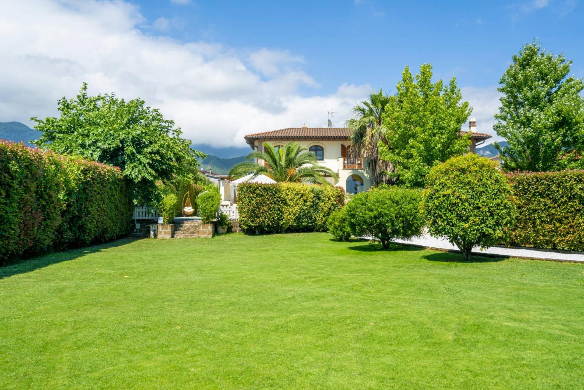 Villa Lorenzo Querceta Kültér fotó
